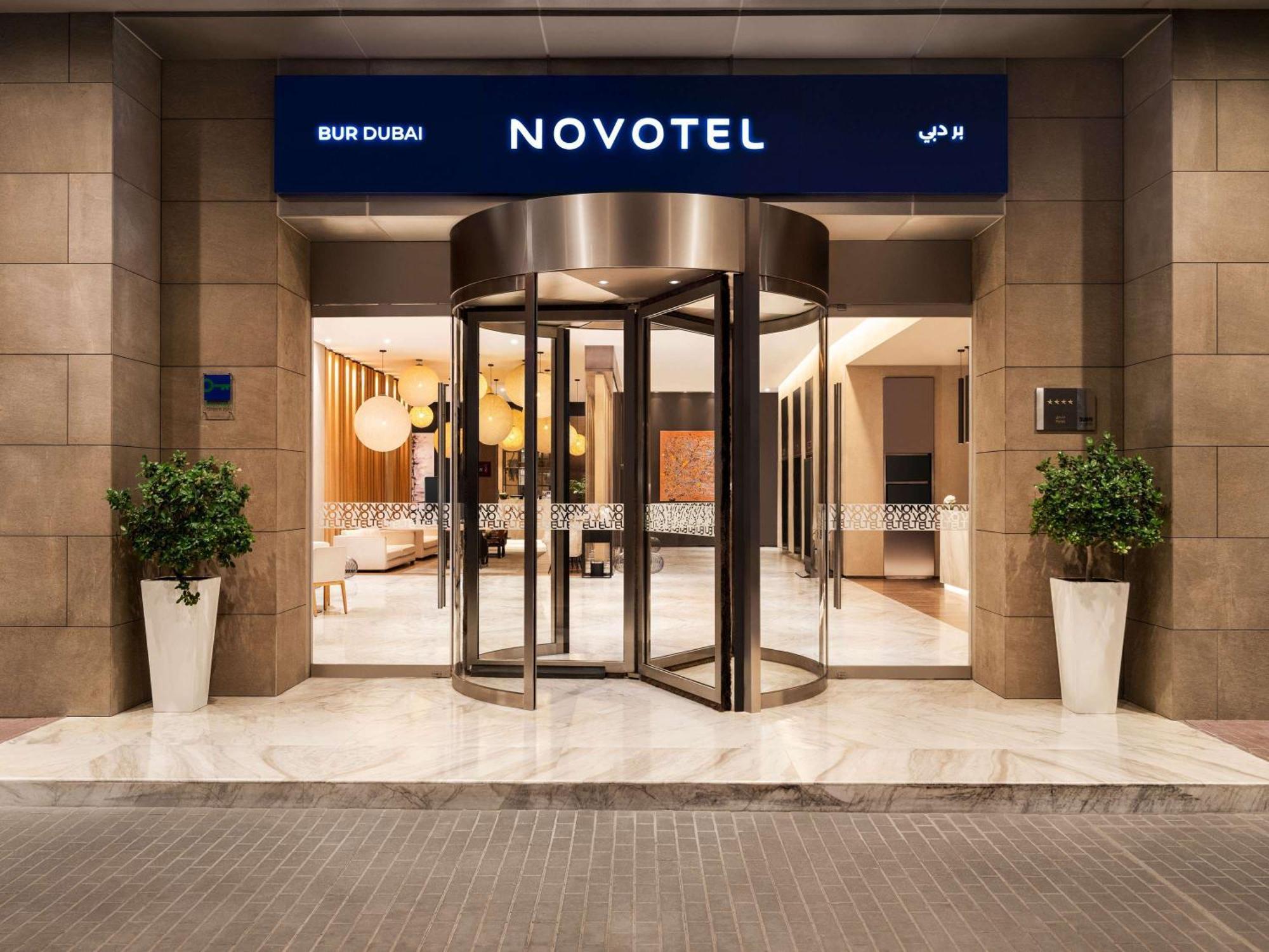 Novotel Bur Dubai - Healthcare City Exterior photo