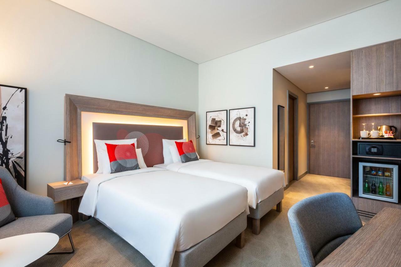 Novotel Bur Dubai - Healthcare City Exterior photo
