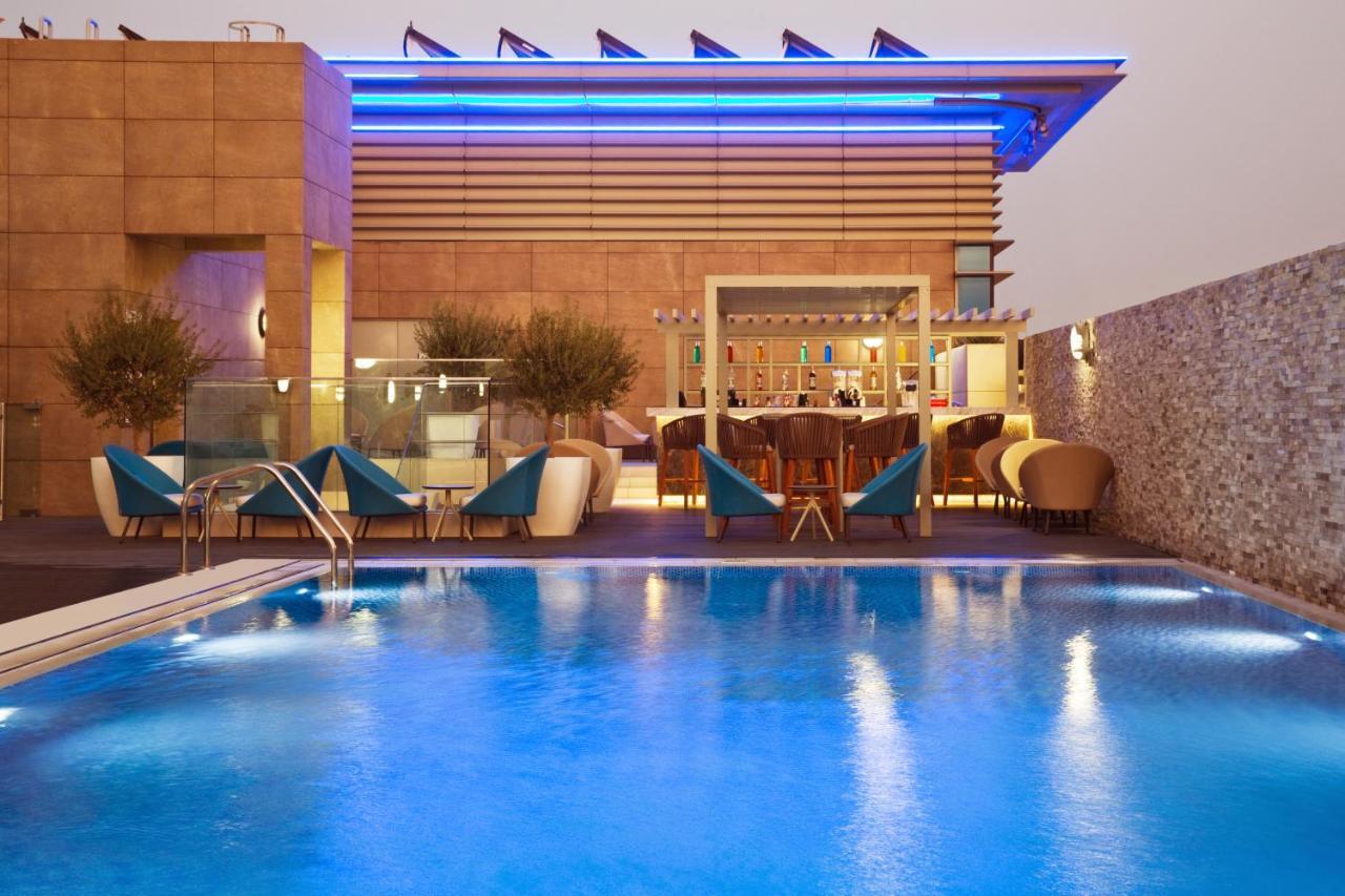 Novotel Bur Dubai - Healthcare City Exterior photo