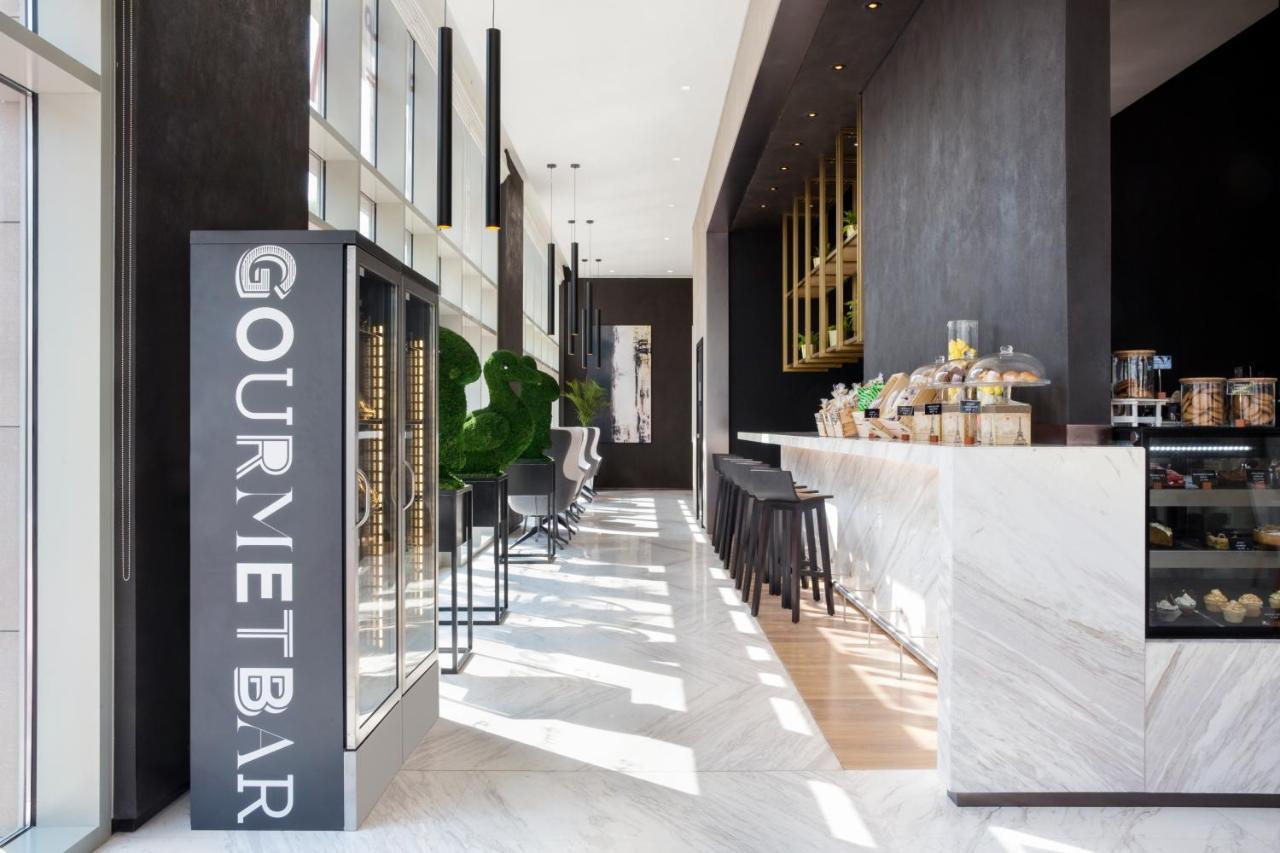Novotel Bur Dubai - Healthcare City Exterior photo