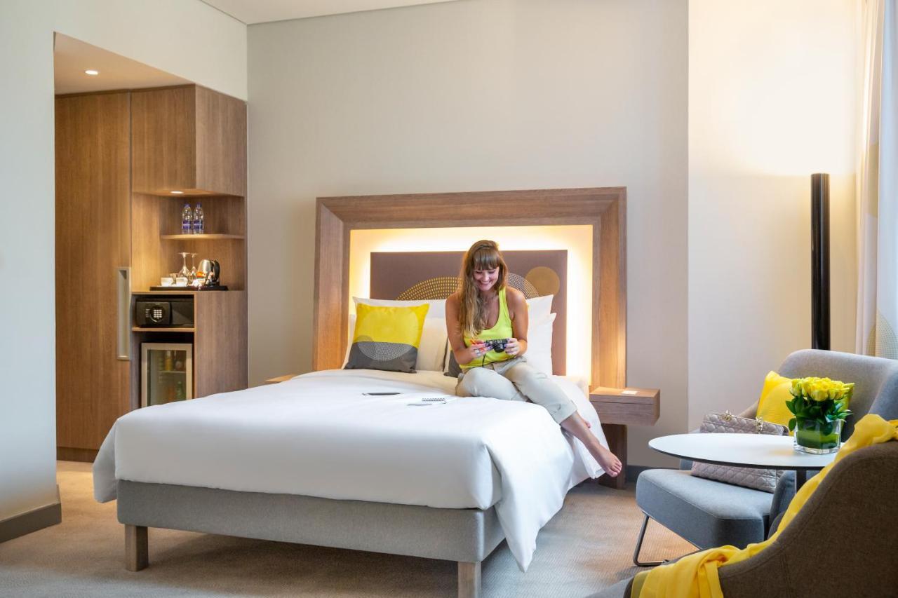 Novotel Bur Dubai - Healthcare City Exterior photo